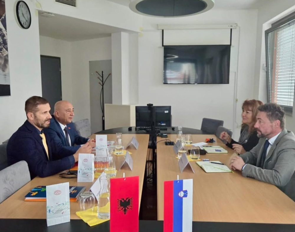 UAMD dhe ZVAP Durrës nënshkruajnë marrëveshje bashkëpunimi për forcimin e lidhjes mes arsimit të lartë dhe atij parauniversitar. (4)